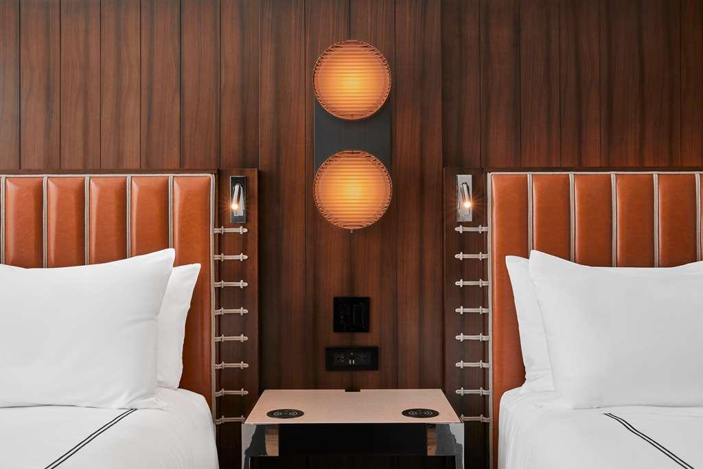 The Godfrey Detroit Curio Collection By Hilton Ξενοδοχείο Δωμάτιο φωτογραφία