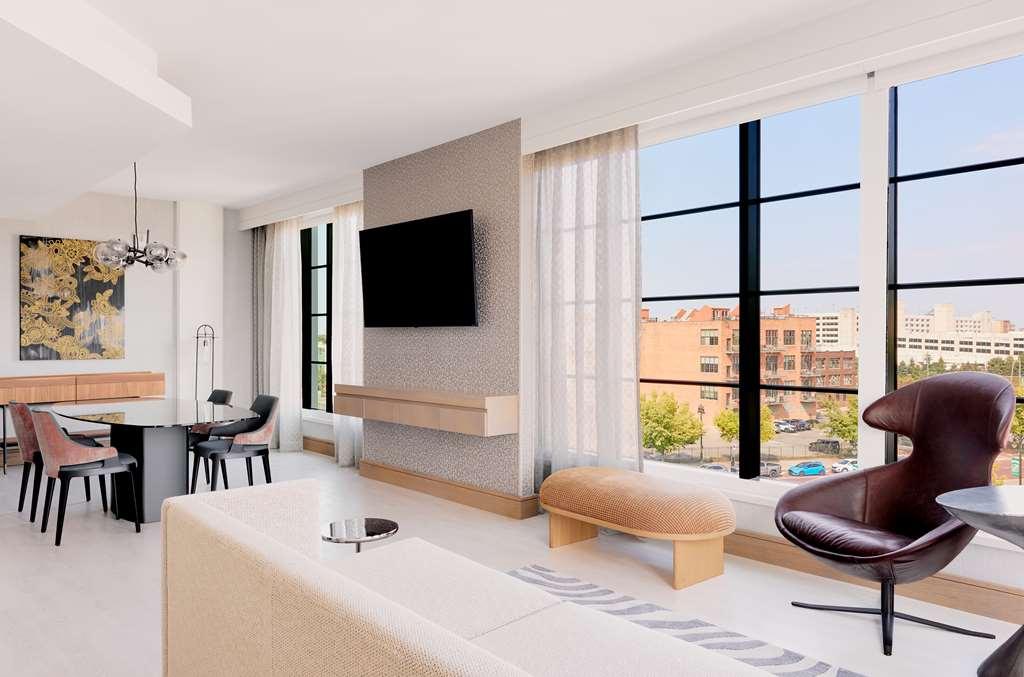 The Godfrey Detroit Curio Collection By Hilton Ξενοδοχείο Δωμάτιο φωτογραφία